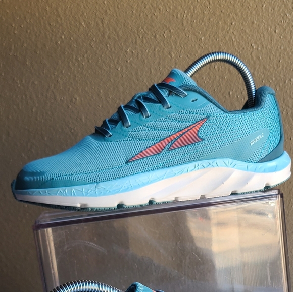 Altra Rivera 2 women Size 7 (New without box) - Picture 4 of 12